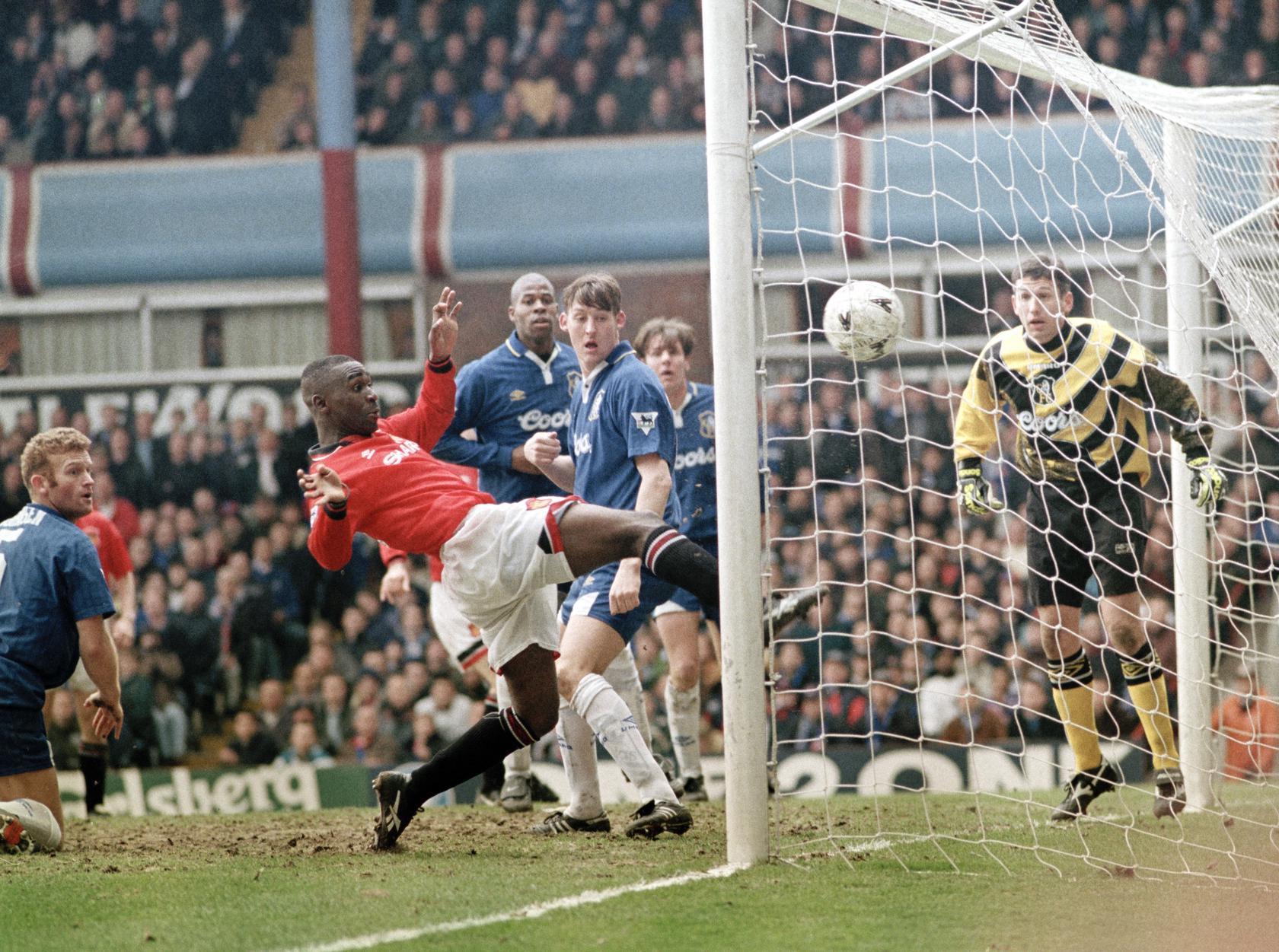 On this day: Reds keep Double hopes alive