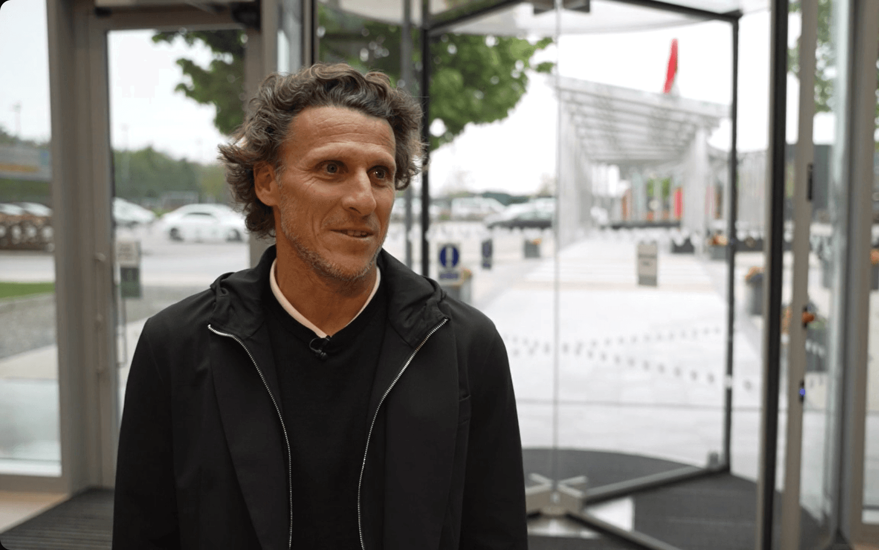 Forlan returns to Carrington after 22 years!