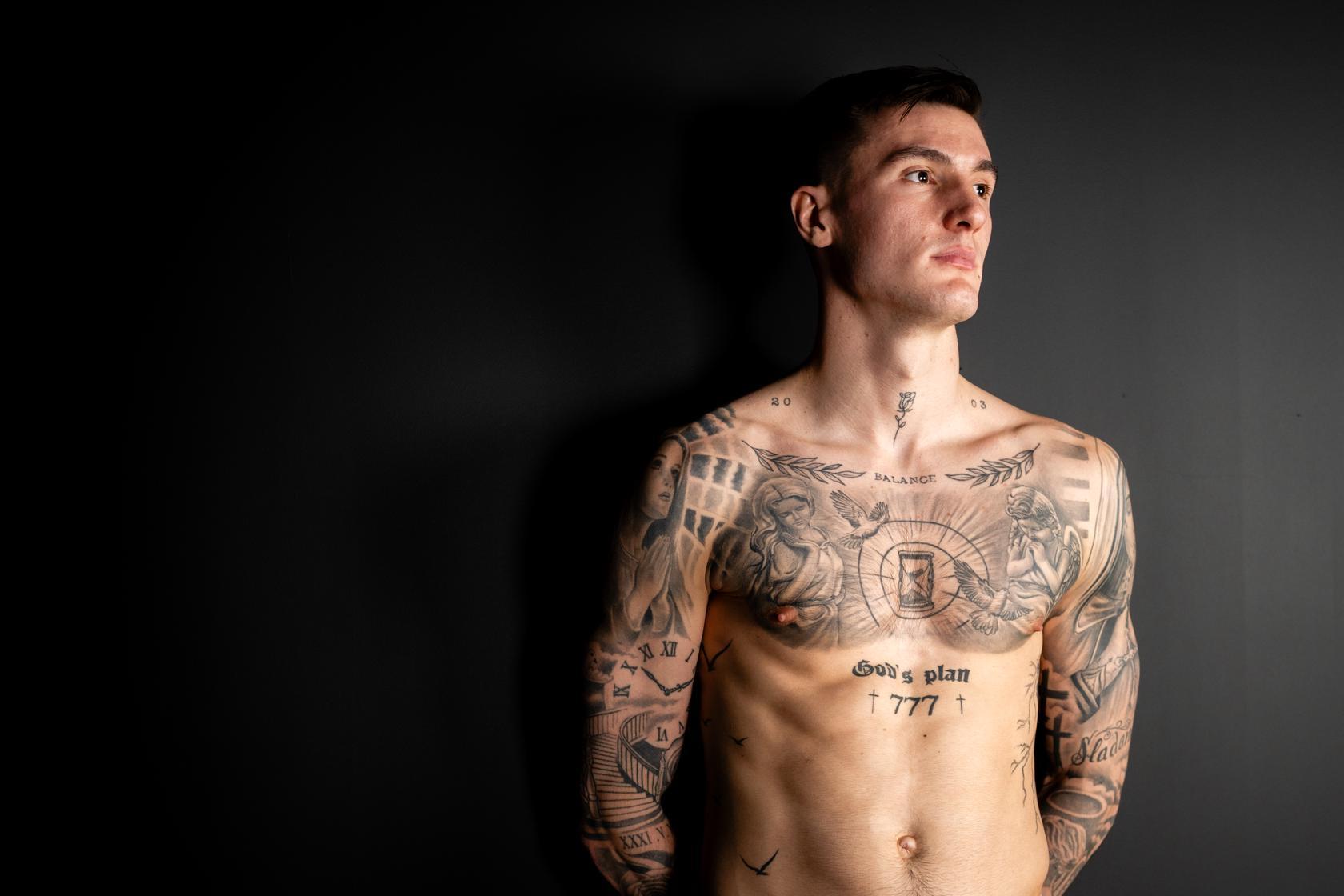 The story of Sesko's body art