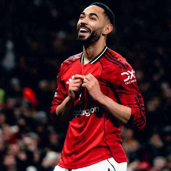 Cunha's first goal at the Stretford End
